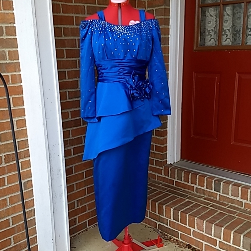 EUC Sz14 Sylvie royal blue satin gown